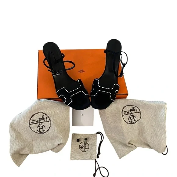 Elegant Black Strappy Heels - Picture 15 of 16